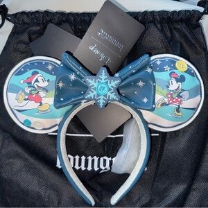 NWT Mickey & Minnie Holiday Ear Headband